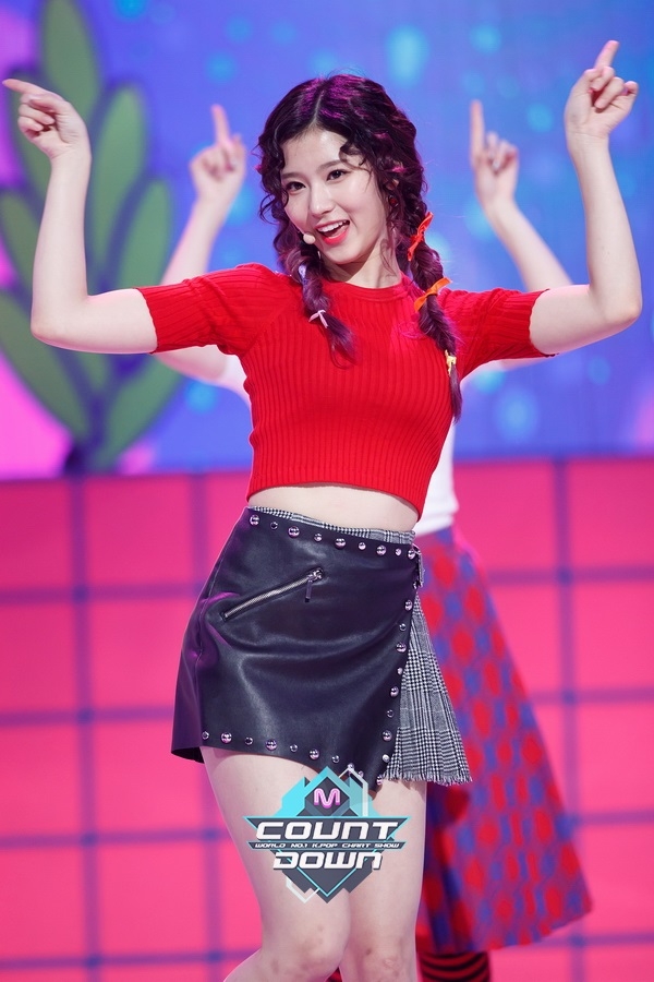 2月23日放送 Twice Knock Knock M Countdownステージフォト Mnetの最新ニュース K Pop ドラマ バラエティの韓流エンタメ情報ならmnet エムネット