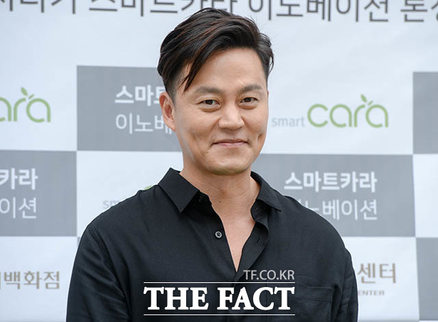 Photo イ ソジン 魅力的な笑顔 Mnetの最新ニュース K Pop ドラマ バラエティの韓流エンタメ情報ならmnet エムネット