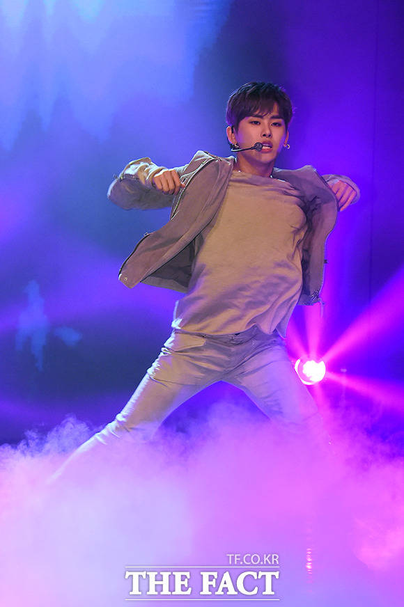 Photo 元infinite ホヤがソロデビュー セクシーなステージを披露 Mnetの最新ニュース K Pop ドラマ バラエティの韓流エンタメ情報ならmnet エムネット